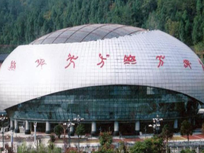 合作体育中心球形网架加工安装